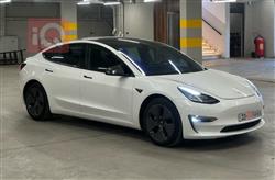 تسلا موديل 3